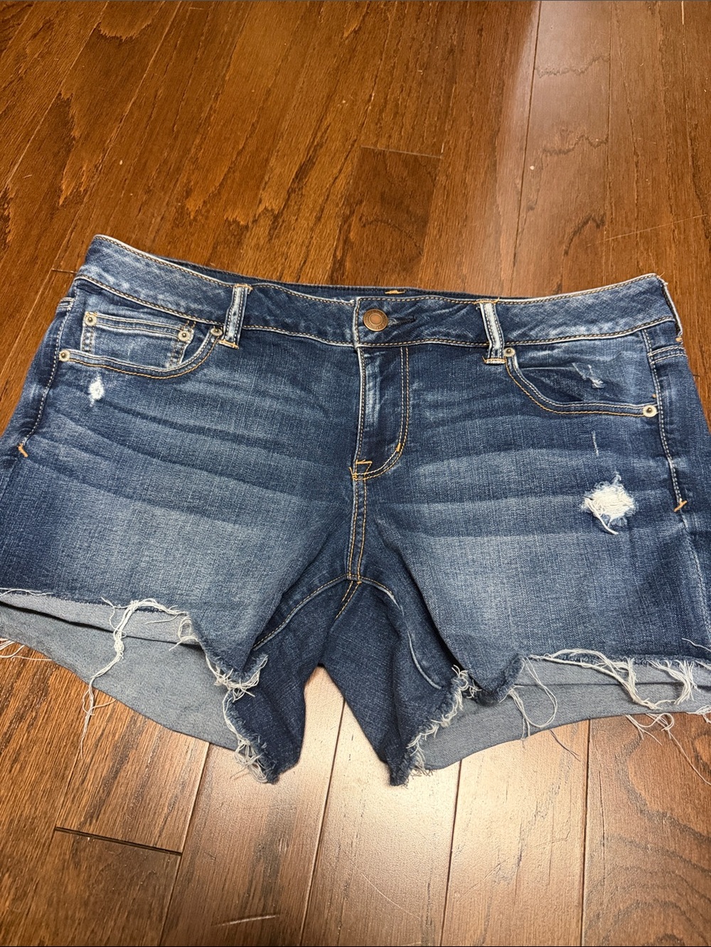 American Eagle Super Stretch Dark Wash Denim Shorts- size 16